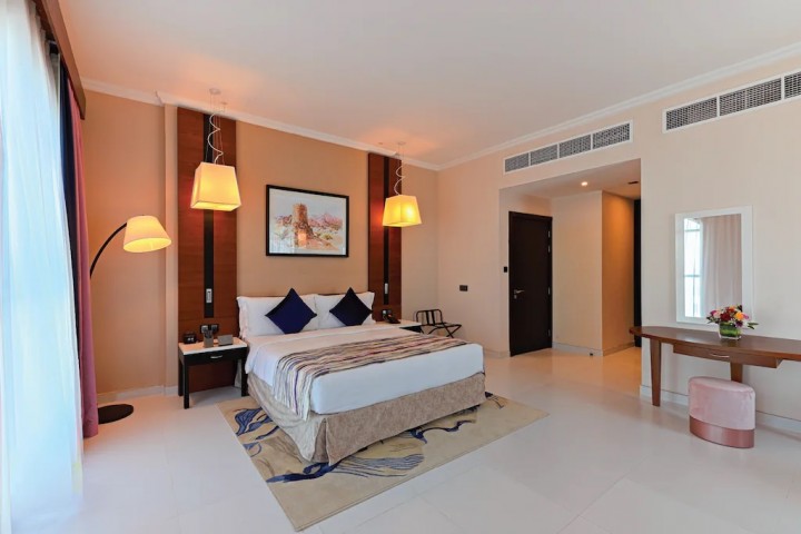 New Executive one Bedroom Suite Near Mashreq Metro By Luxury Bookings 18 Luxury Bookings
