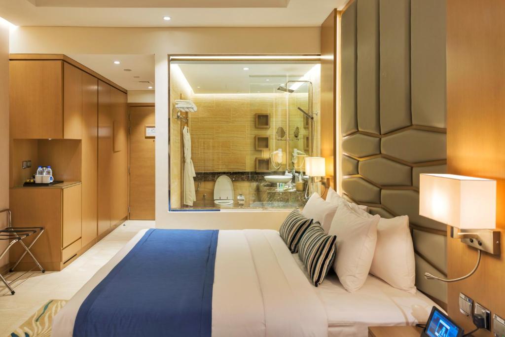 Luxury Deluxe Room In Palm By Luxury Bookings Luxury Bookings