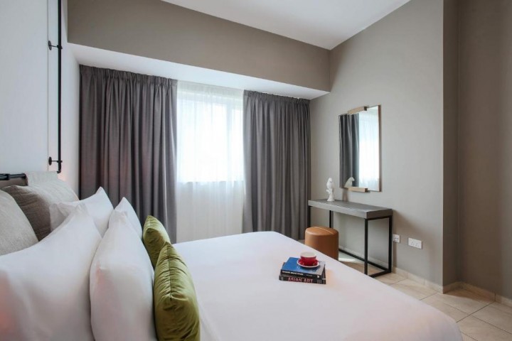 Deluxe One Bedroom In Marina By Luxury Bookings 1 Luxury Bookings