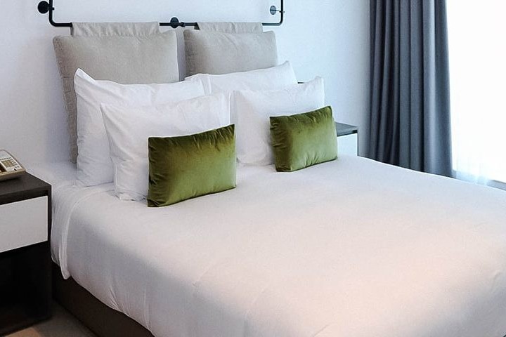 Deluxe One Bedroom In Marina By Luxury Bookings 8 Luxury Bookings
