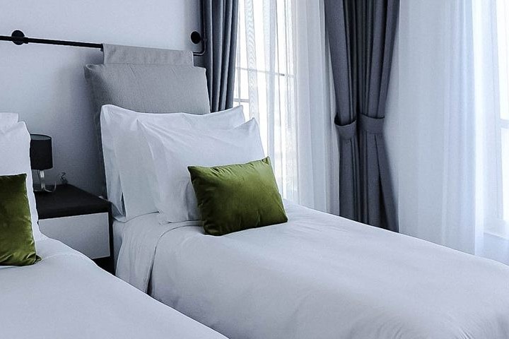 Deluxe Two Bedroom In Marina By Luxury Bookings 2 Luxury Bookings