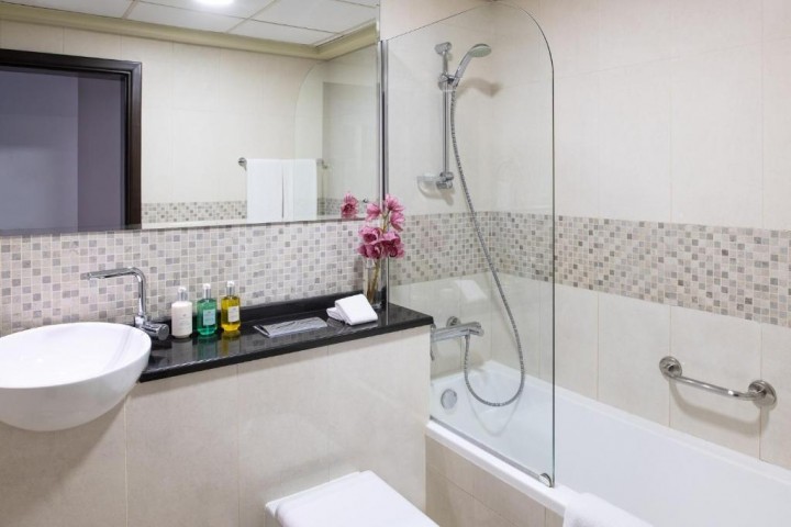 One Bedroom Apartment Near internet Metro Station By Luxury Bookings AB 5 Luxury Bookings