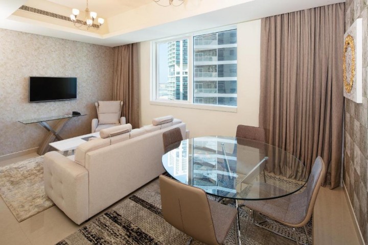One Bedroom Apartment Near Fmart Marina By Luxury Bookings 5 Luxury Bookings