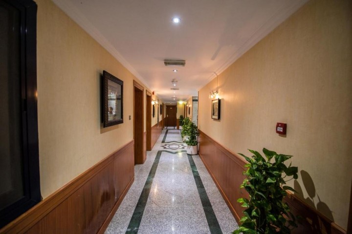 Studio Apartment Near Musallah Tower By Luxury Bookings 14 Luxury Bookings