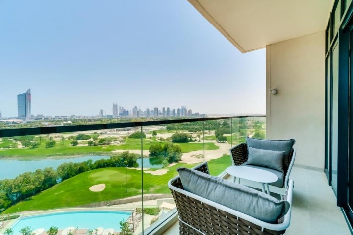 Three Bedroom Apartment Near Emirates Golf Club By Luxury Bookings 4 Luxury Bookings