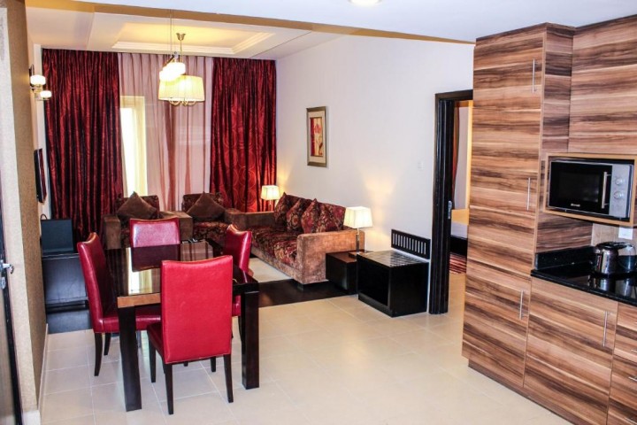 Studio Apartment Near Al Bader Mini Mart By Luxury Bookings 8 Luxury Bookings