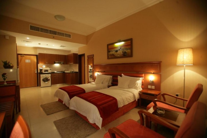 One Bedroom Suite Near Manhattan Avenue By Luxury Bookings 7 Luxury Bookings