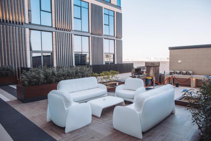 One Bedroom Suite Near Al Maktoum Airport By Luxury Bookings 16 Luxury Bookings