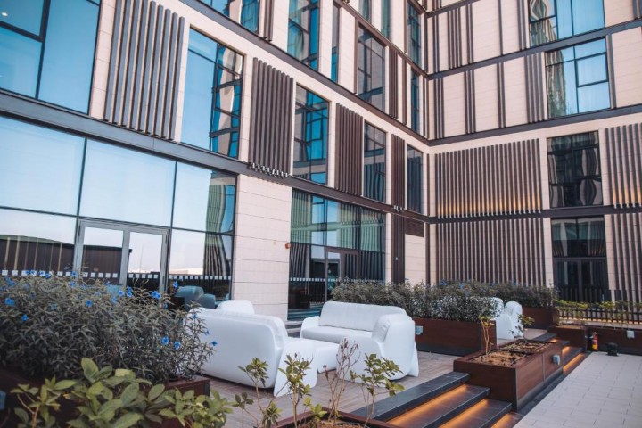 One Bedroom Suite Near Al Maktoum Airport By Luxury Bookings 18 Luxury Bookings