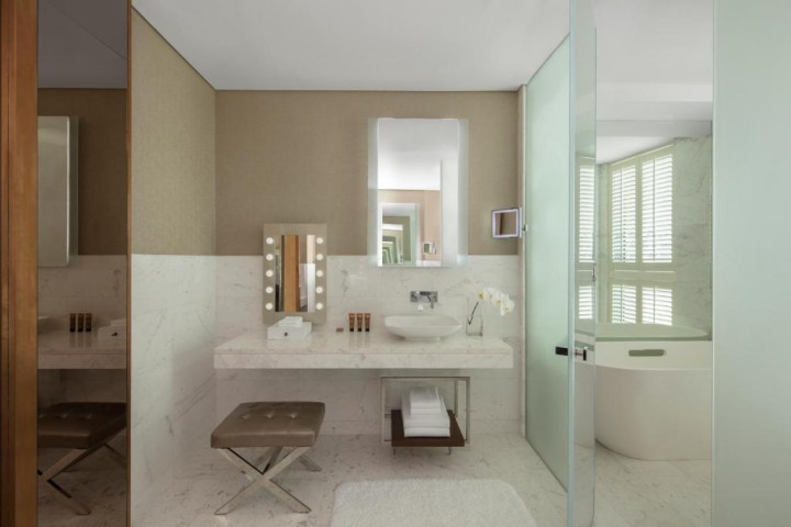 Charleston Suite Room Near Damac Royal Business Bay By Luxury Bookings 3 Luxury Bookings