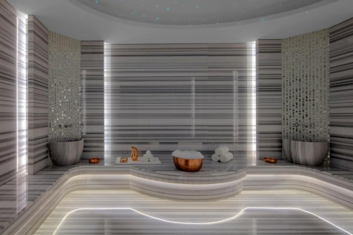 Carole Suite Room Near Damac Royal Business Bay By Luxury Bookings 17 Luxury Bookings