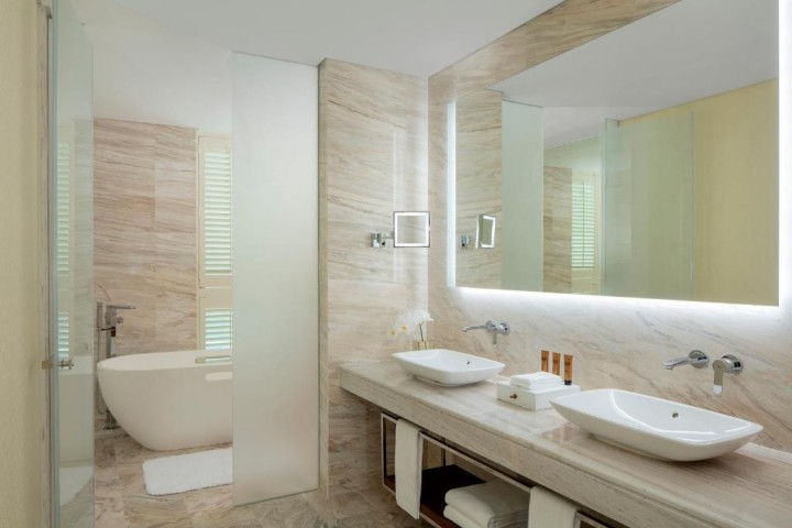 Luxury Suite Room Near Damac Royal Business bay By Luxury Bookings 6 Luxury Bookings