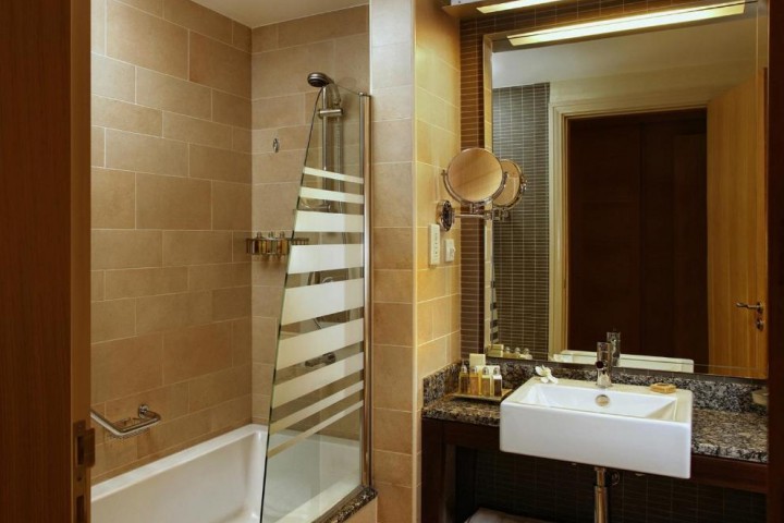 Classic King Room Near The Walk Shopping Mall JBR By Luxury Bookings 3 Luxury Bookings