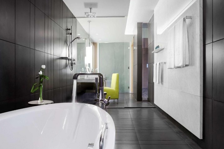 Junior Suite Near Burj Khalifa Metro By Luxury Bookings 4 Luxury Bookings