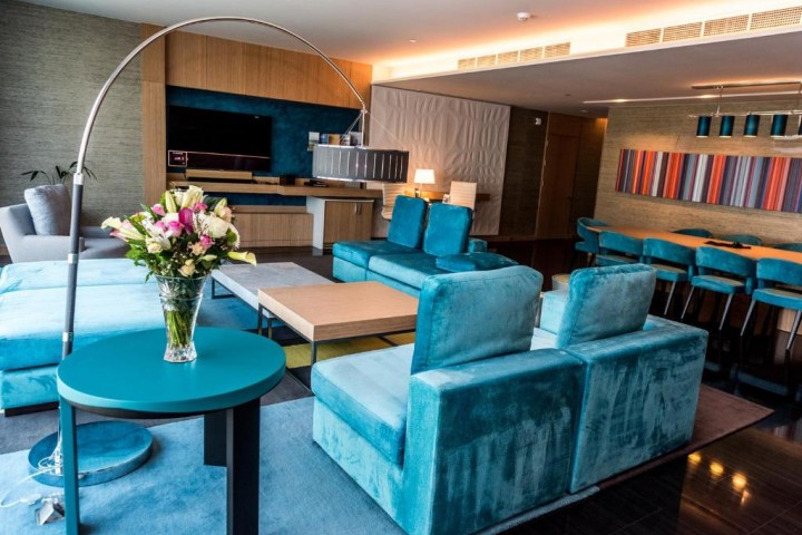 Presidential Suite Near Burj Khalifa Metro By Luxury Bookings 2 Luxury Bookings