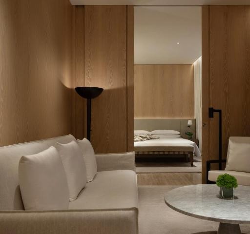 Stylish King Room Near To Dubai Mall and Burj Khalifa By Luxury Bookings 16 Luxury Bookings