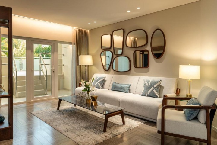 Premium Suite Near Dubai Airport Terminal One By Luxury Bookings 17 Luxury Bookings