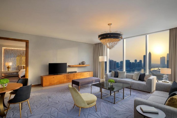 Signature King Room Near West Burry Business Tower Business Bay By Luxury Bookings 3 Luxury Bookings