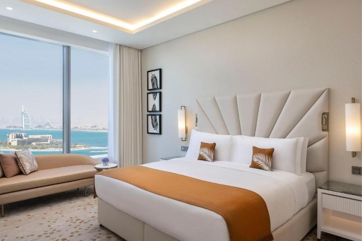Deluxe Room Near Nakheel Mall palm Jumeirah By Luxury Bookings 4 Luxury Bookings