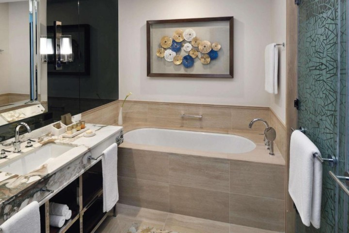 Superior Room Near Filli Cafe Media City By Luxury Bookings 12 Luxury Bookings
