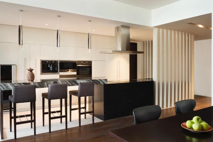 Deluxe Room Near City Walk Shopping Mall By Luxury Bookings 10 Luxury Bookings