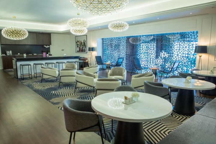 Superior King Room Near Al Maya Supermarket Jbr By Luxury Bookings 7 Luxury Bookings