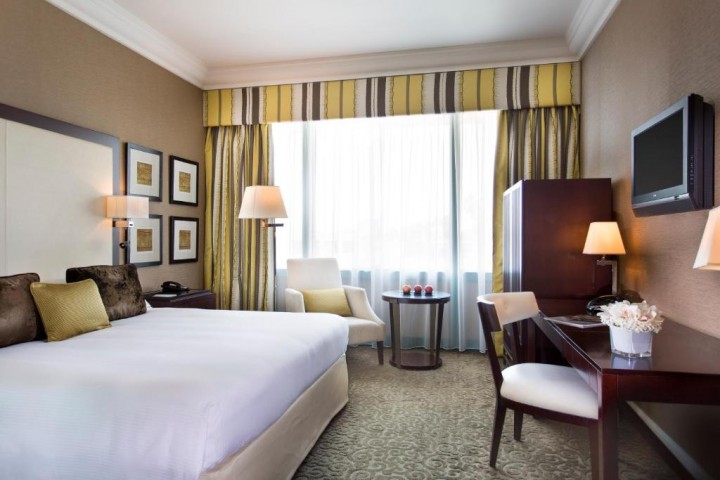 Classic King Room Near Le Royal Club DXB Airport By Luxury Bookings 3 Luxury Bookings
