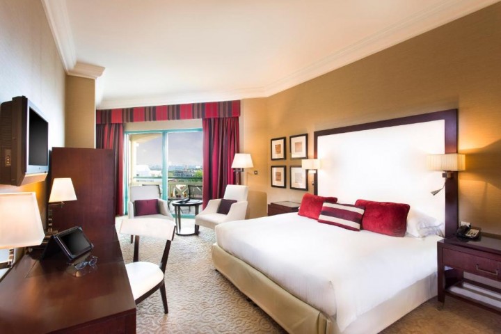Classic King Room Near Le Royal Club DXB Airport By Luxury Bookings 9 Luxury Bookings