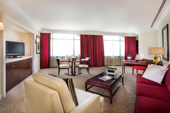 Deluxe Double Suite Near Le Royal Club DXB Airport By Luxury Bookings 3 Luxury Bookings