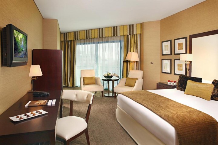 Deluxe Double Suite Near Le Royal Club DXB Airport By Luxury Bookings 14 Luxury Bookings
