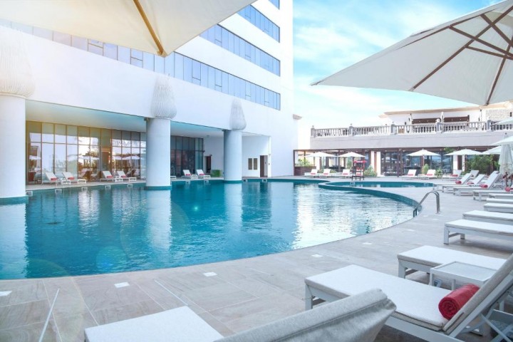 One Bedroom Suite Near Spring Green Supermarket By Luxury Bookings 25 Luxury Bookings
