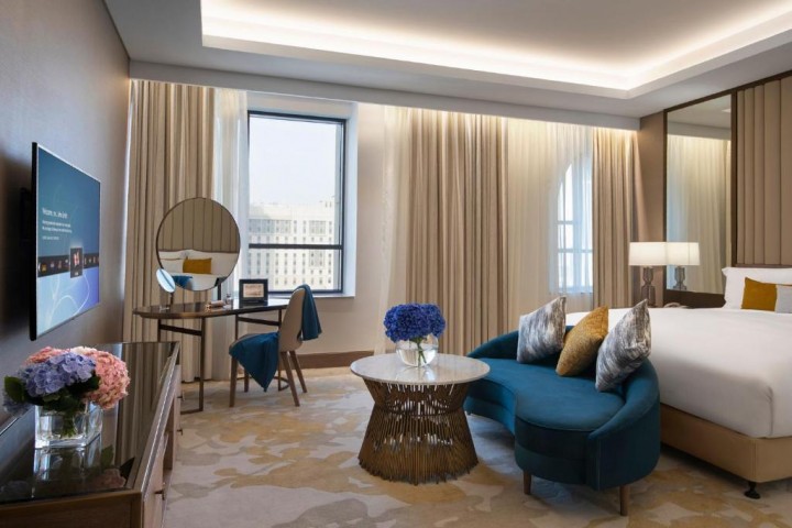 Three Bedroom Suite Near Spring Green Supermarket By Luxury Bookings 12 Luxury Bookings