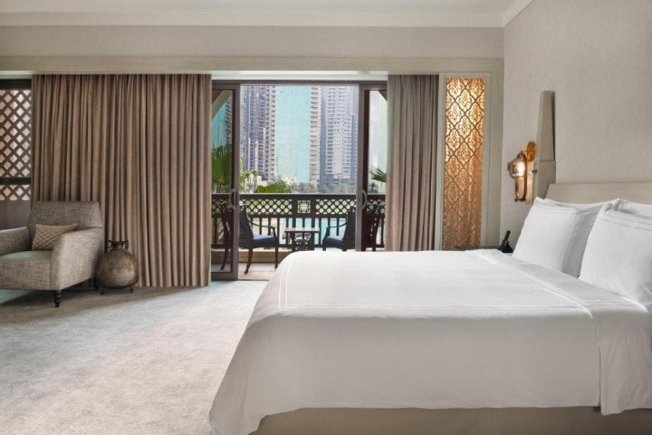Deluxe Room Near Souk Al Bahar Downtown By Luxury Bookings 14 Luxury Bookings