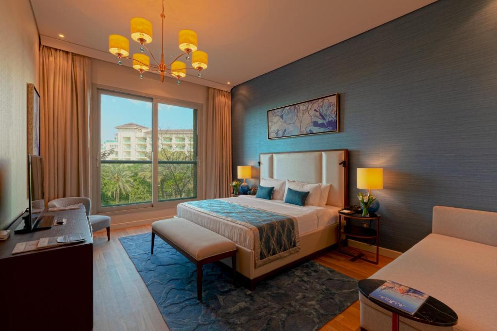 Three Bedroom Luxury Suite Near Paradise Beach On Palm By Luxury Bookings Luxury Bookings