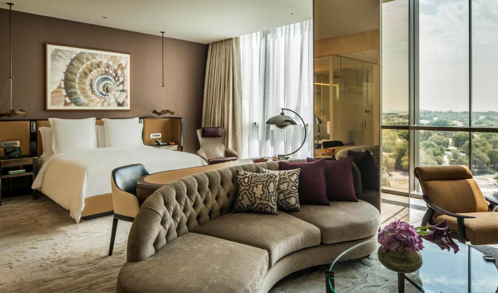Studio King Suite Near Difc Gate Village By Luxury Bookings Luxury Bookings