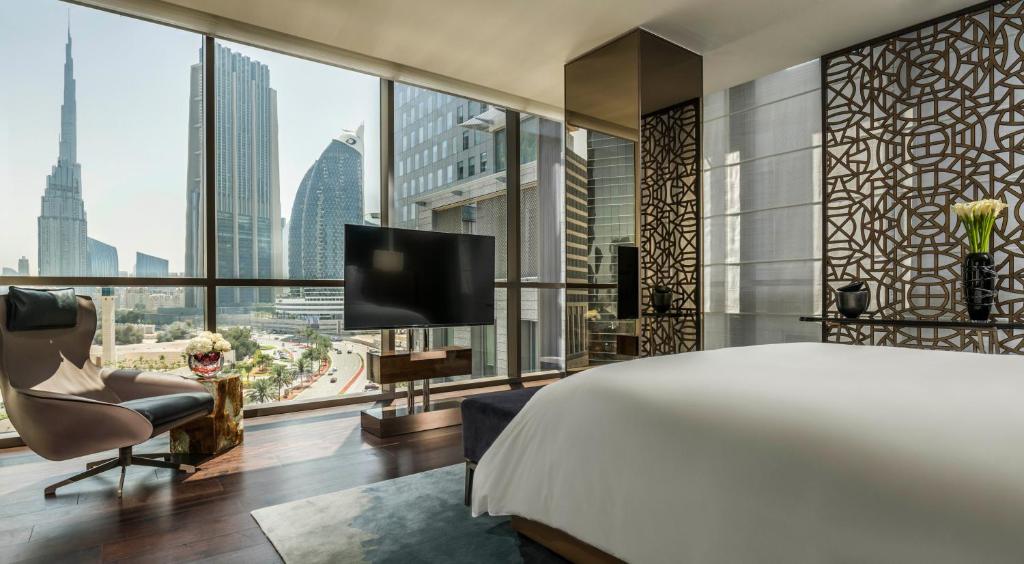 Executive King Suite Near Difc Gate Village By Luxury Bookings Luxury Bookings