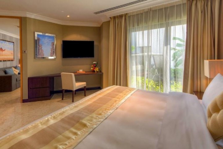Standard Room Near Palm Strip Mall By Luxury Bookings 9 Luxury Bookings