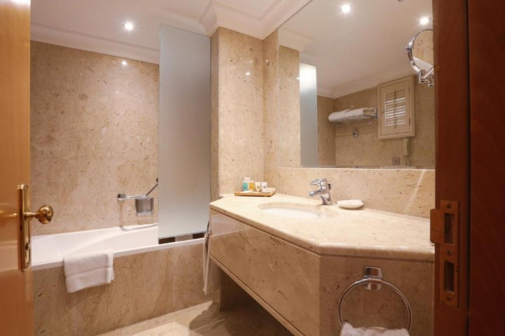 Presidential Suite Near Palm Strip Mall By Luxury Bookings 25 Luxury Bookings