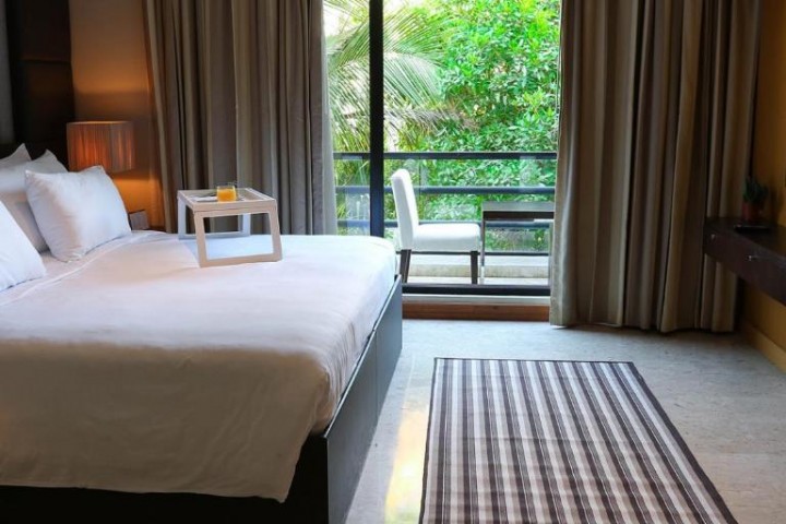 Royal Suite Near Palm Strip Mall By Luxury Bookings 17 Luxury Bookings