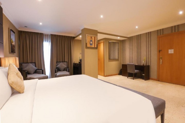 Royal Suite Near Palm Strip Mall By Luxury Bookings 29 Luxury Bookings