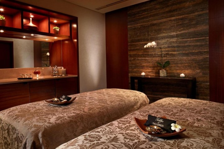 Deluxe Room Near Dubai International Academy By Luxury Bookings 7 Luxury Bookings