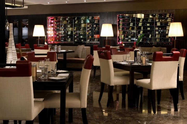Deluxe Room Near Dubai International Academy By Luxury Bookings 16 Luxury Bookings