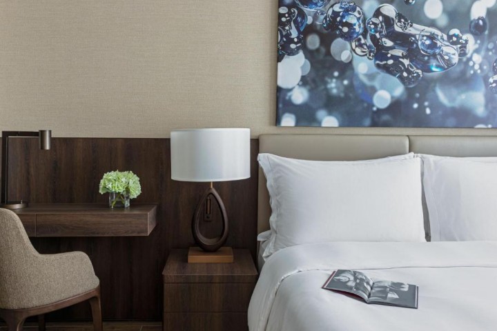 Ultra Luxury Deluxe One Bedroom Suite Near Emirates Crown Tower By Luxury Bookings 10 Luxury Bookings