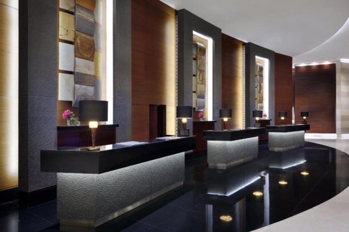 Premier Suite Walk To Marina Mall By Luxury Bookings 14 Luxury Bookings
