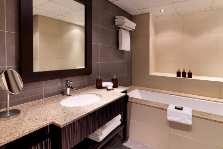 Stylish Luxury One Bedroom Apartment In Palm Jumeirah By Luxury Bookings AF 24 Luxury Bookings