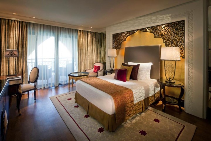 Classy Superior King Room In Palm Jumeirah By Luxury Bookings AE 6 Luxury Bookings