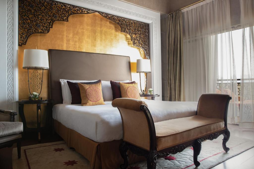 Imperial One Bedroom Suite In Palm Jumeirah By Luxury Bookings Luxury Bookings