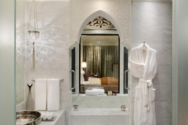 Imperial One Bedroom Suite In Palm Jumeirah By Luxury Bookings 1 Luxury Bookings