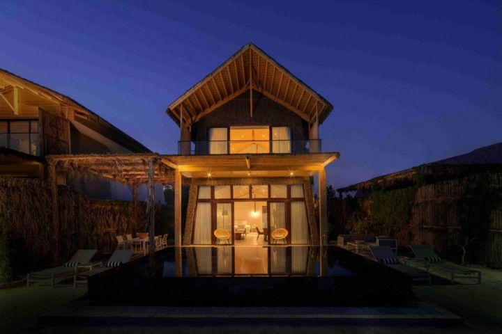 One Bedroom Beach Pool Villa In Private Island Near To Palm By Luxury Bookings 27 Luxury Bookings