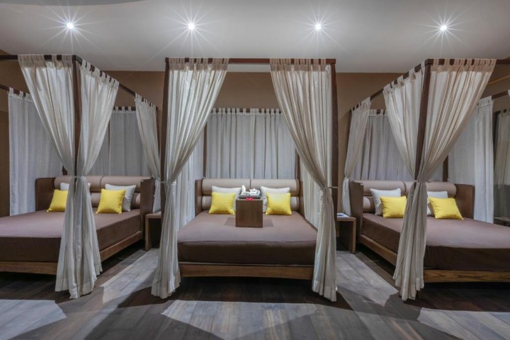 Palm Suite Near Desert Palm Polo Club By Luxury Bookings 20 Luxury Bookings